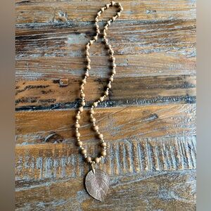Elegant Gold Leaf Pendant Necklace